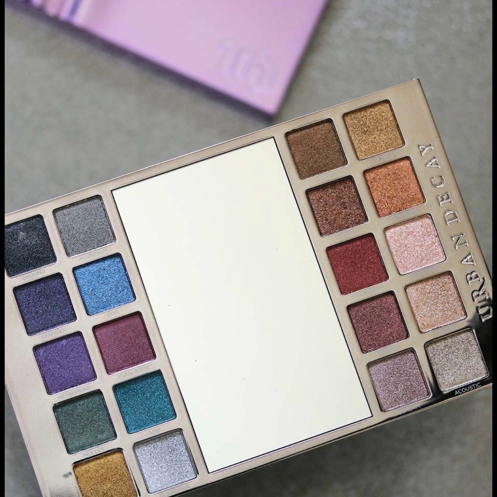 Urban Decay Heavy Metals Eyeshadow Palette - Picture 7 of 7